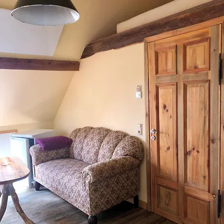 Schwalbenwohnung شقة *