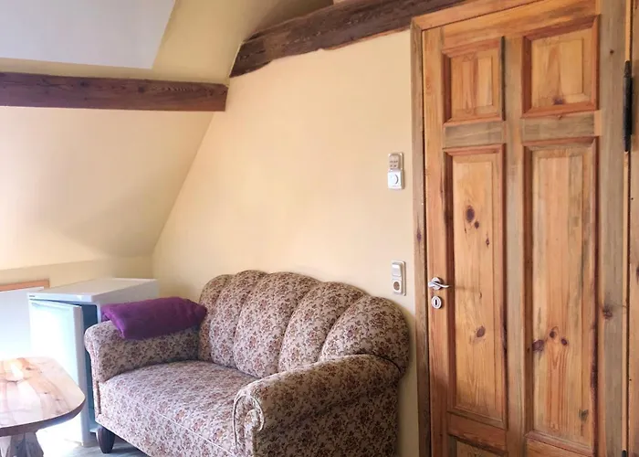 Schwalbenwohnung شقة *